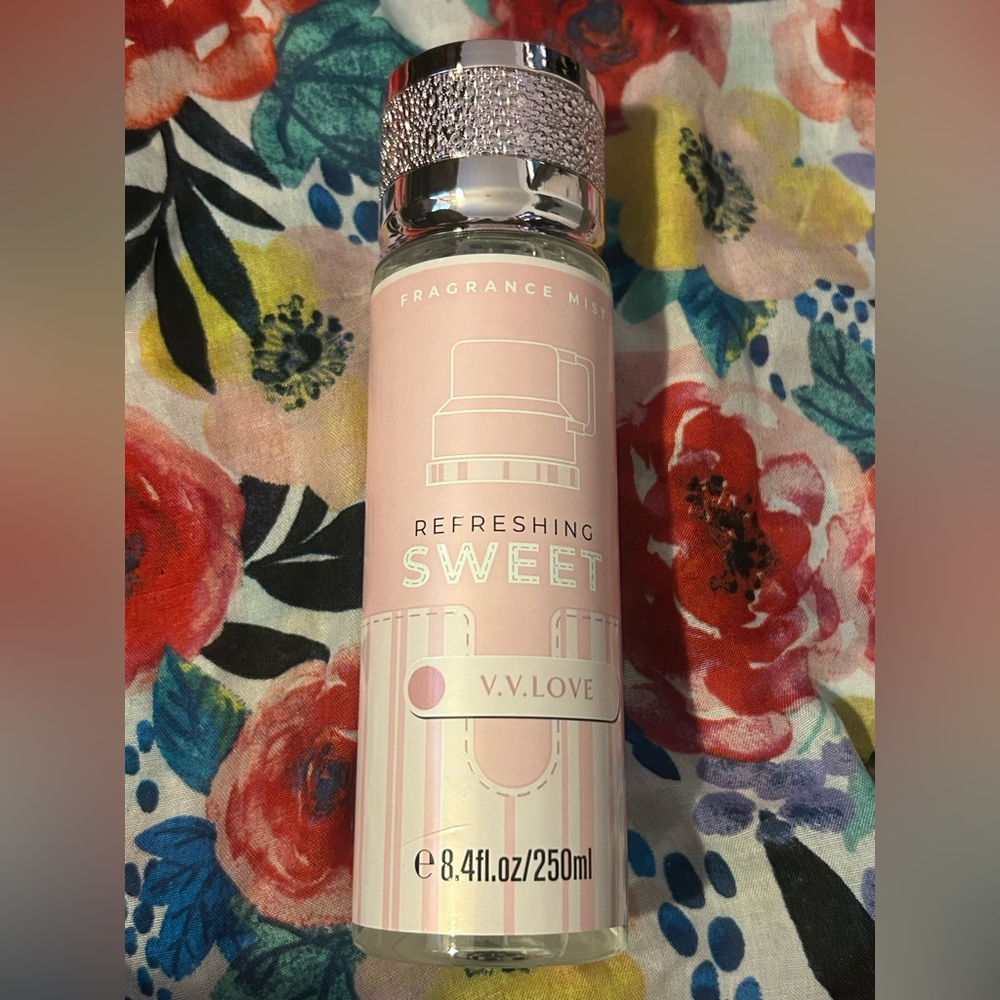 V.V. LOVE Refreshing Sweet fragrance Mist
